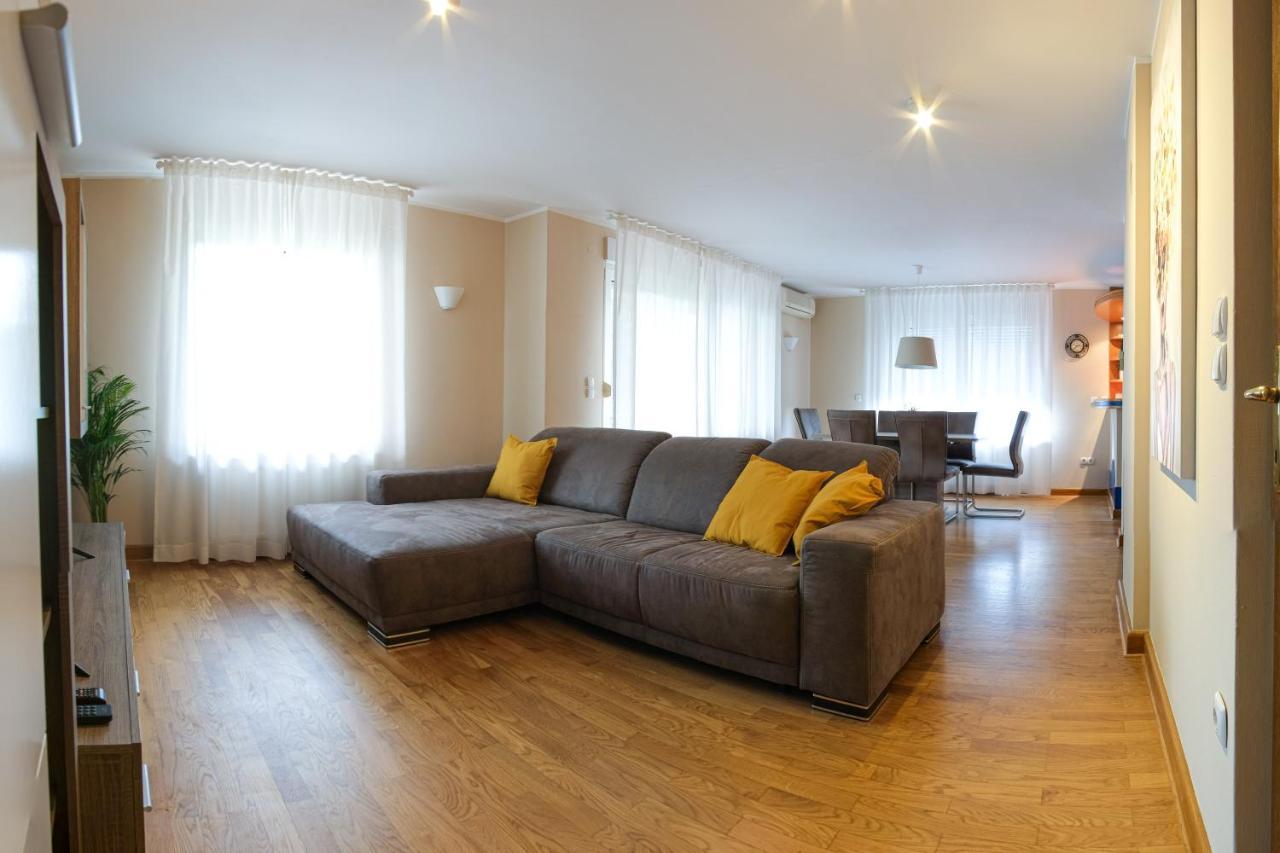 M16 Spacious And Bright Apartment 卢布尔雅那 外观 照片