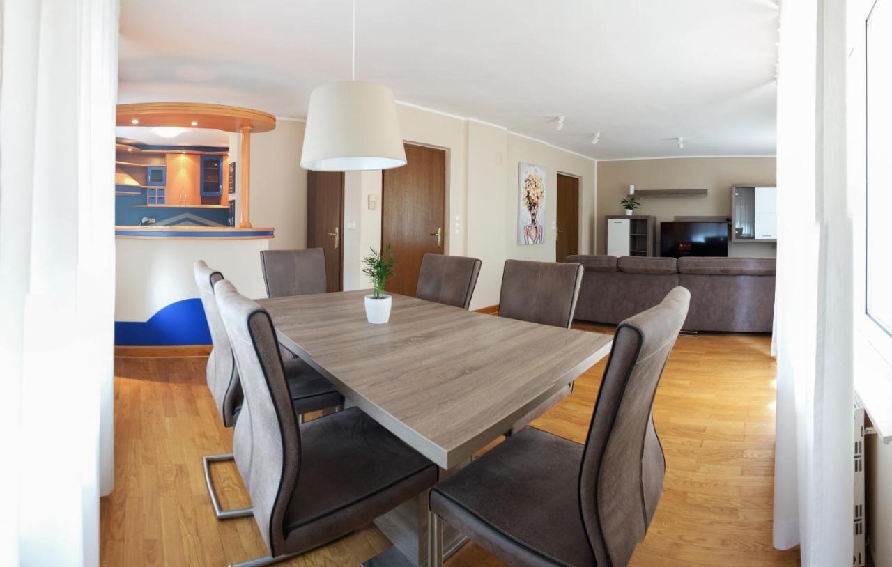 M16 Spacious And Bright Apartment 卢布尔雅那 外观 照片