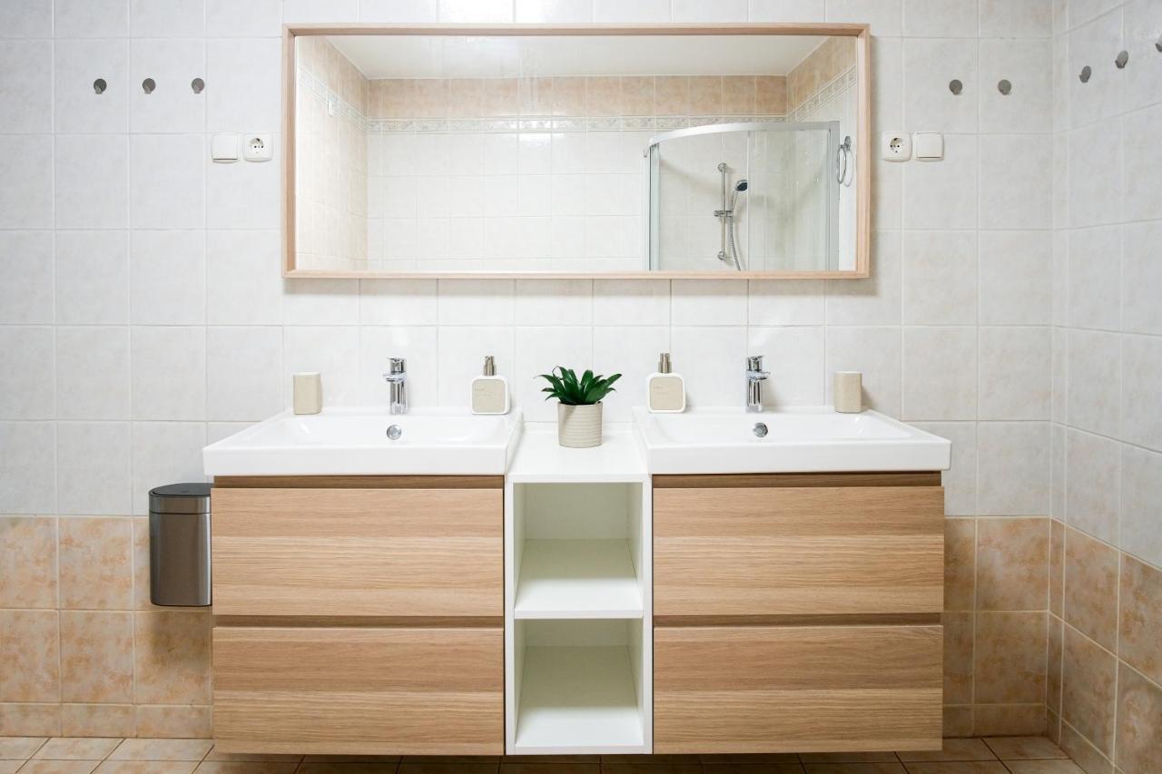 M16 Spacious And Bright Apartment 卢布尔雅那 外观 照片